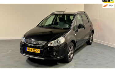 Suzuki SX4 1.6 Limited | NL-AUTO | 1E EIGENAAR | TREKHAAK | PARROT |